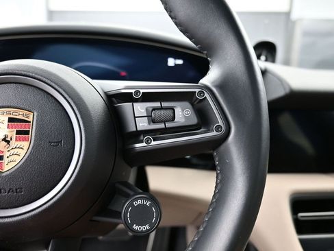 Used 2025 Porsche Taycan image 9