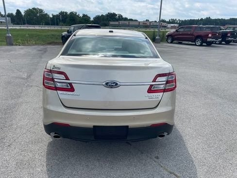 Used 2018 Ford Taurus Limited w/ Driver Assist Package FWD image 7