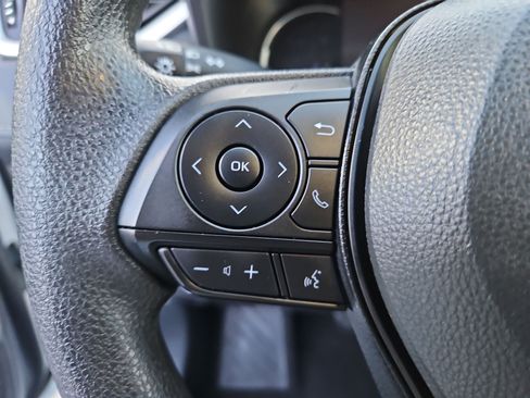 Used 2025 Toyota RAV4 XLE image 20