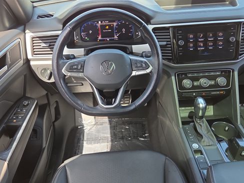 Used 2021 Volkswagen Atlas Cross Sport SEL R-Line FWD image 12