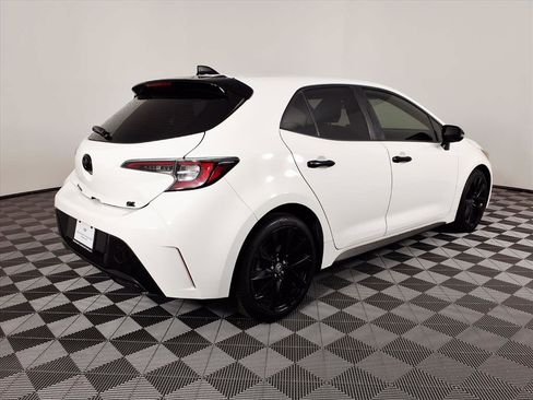 Used 2020 Toyota Corolla Hatchback image 4