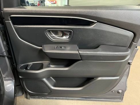 Used 2025 Honda Pilot Touring image 11