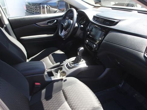 Used 2018 Nissan Rogue SV AWD/4WD image 34