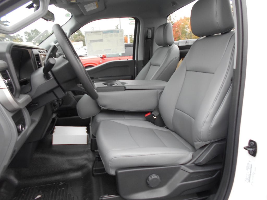 Used 2024 Ford F550 2WD Regular Cab Super Duty image 4