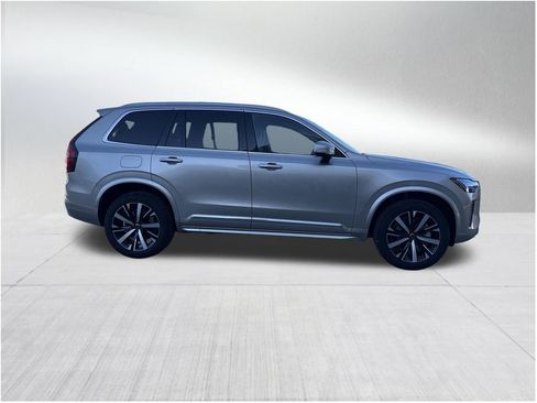New 2026 Volvo XC90 B5 Core image 3