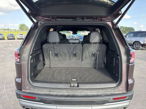 Used 2024 GMC Acadia Elevation w/ Luxury Package FWD image 17