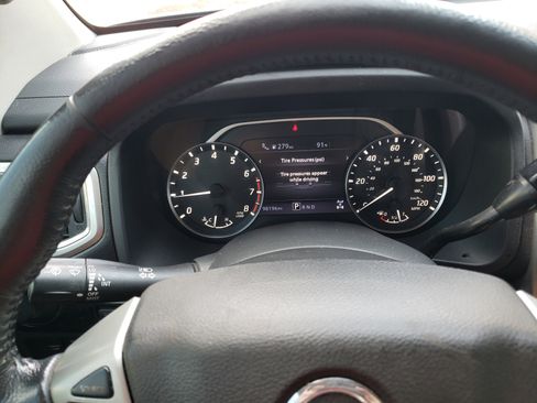 Used 2021 Nissan Titan SV w/ SV Convenience Package image 18