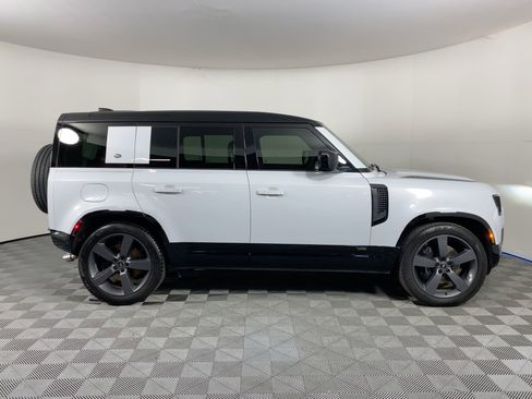 Used 2023 Land Rover Defender 110 V8 image 7