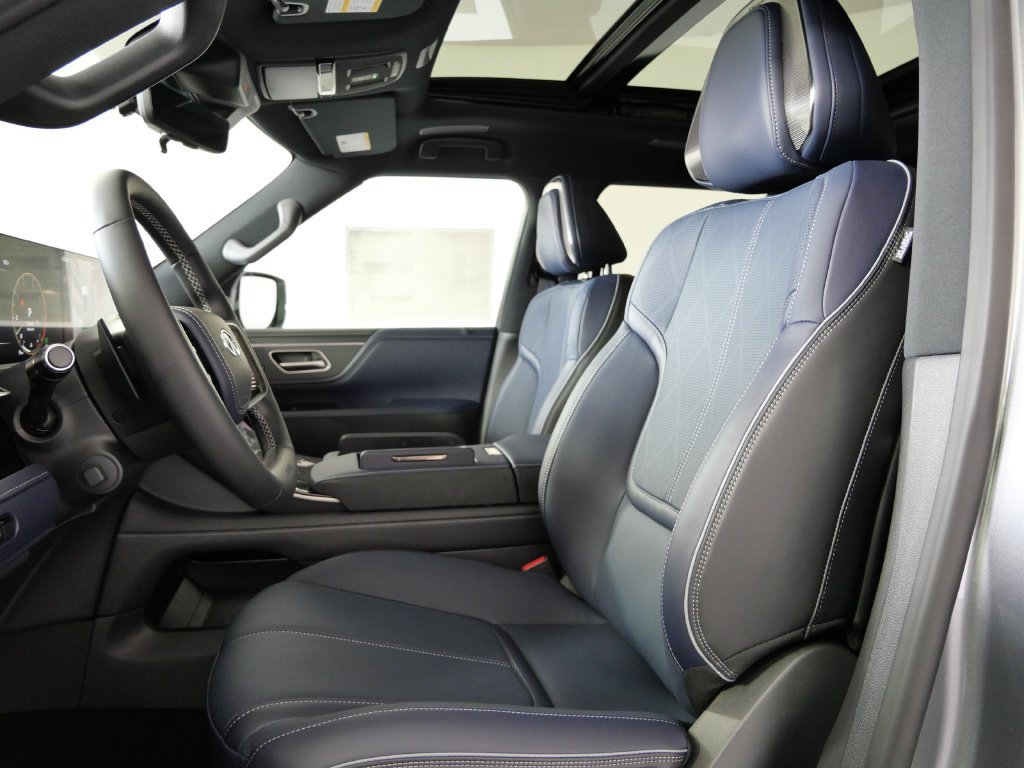 New 2027 INFINITI QX80 Sensory AWD/4WD image 10