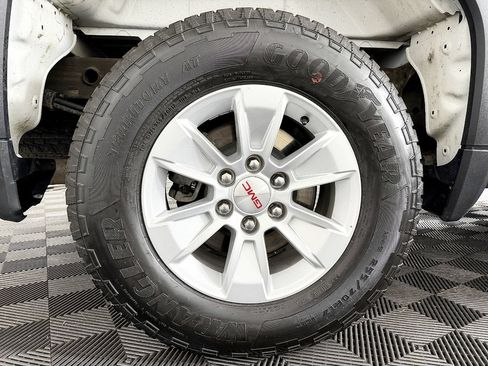 Used 2023 GMC Sierra 1500 SLE AWD/4WD image 27