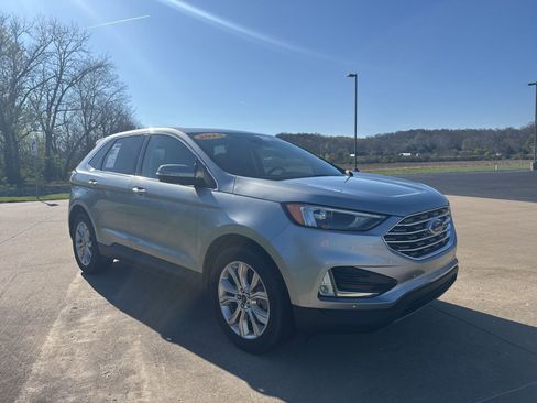 Used 2024 Ford Edge Titanium image 3