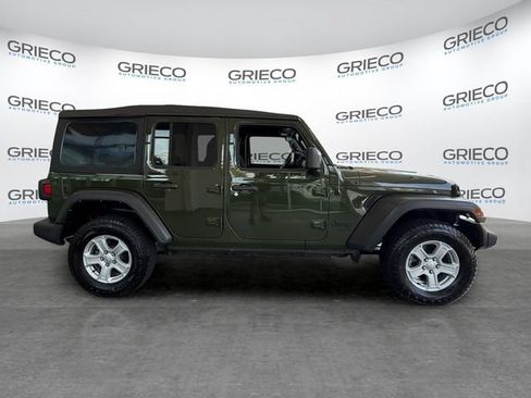 Used 2022 Jeep Wrangler Unlimited Sport AWD/4WD image 8