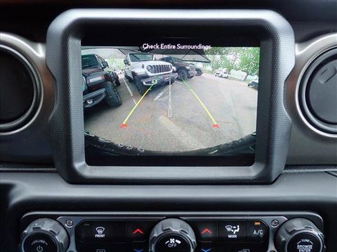 Used 2023 Jeep Wrangler Unlimited AWD/4WD image 16