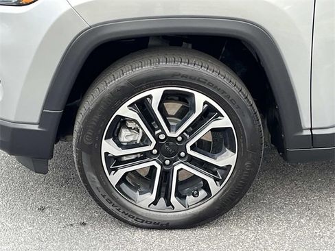 Used 2023 Jeep Compass Limited image 11