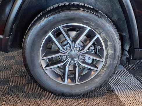 Used 2021 Jeep Grand Cherokee Limited w/ Luxury Group II image 9