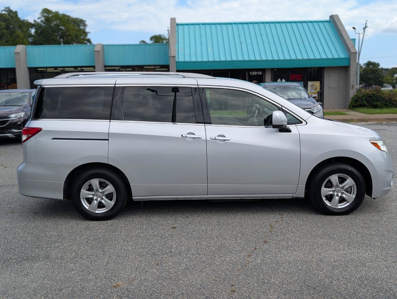 Used 2017 Nissan Quest SV FWD image 10