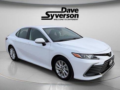 Used 2024 Toyota Camry LE image 3