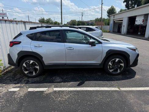 Used 2024 Subaru Crosstrek 2.5i Limited w/ Popular Package #3A AWD/4WD image 2