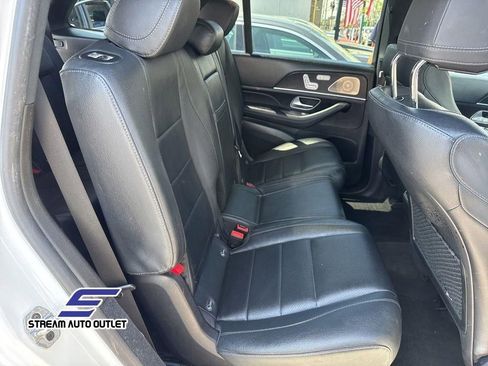 Used 2022 Mercedes-Benz GLS 450 4MATIC image 32