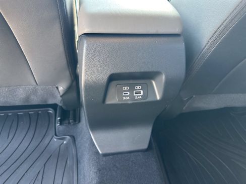 Used 2024 Subaru Crosstrek 2.0i Premium AWD/4WD image 19