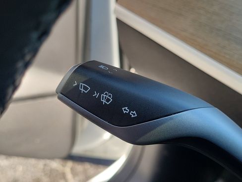 Used 2021 Tesla Model 3 Standard Range Plus RWD image 18