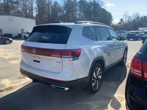 Used 2024 Volkswagen Atlas SE image 28