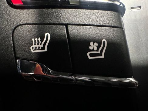 Used 2019 Porsche Macan S image 22