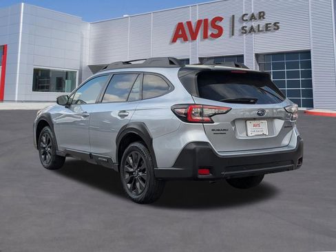 Used 2025 Subaru Outback Onyx Edition image 3