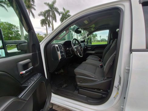 Used 2016 Chevrolet Silverado 3500 LT w/ LT Convenience Package AWD/4WD image 5