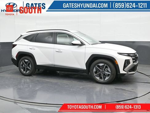 Used 2025 Hyundai Tucson SEL FWD image 1