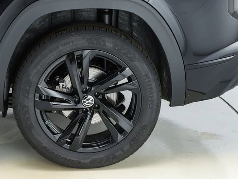 New 2026 Volkswagen Atlas Cross Sport SEL R-Line image 6