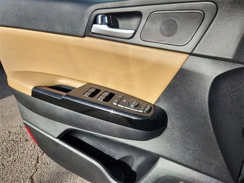 Used 2020 Kia Sportage SX image 6