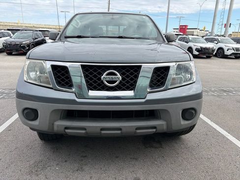Used 2019 Nissan Frontier SV AWD/4WD image 2