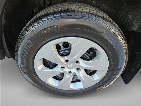 Used 2024 Toyota RAV4 LE image 21