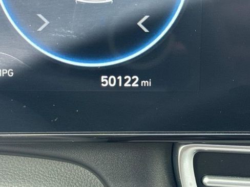 Used 2024 Hyundai Elantra SEL FWD image 33