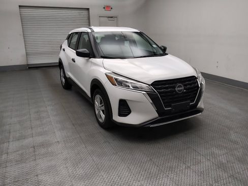 Used 2024 Nissan Kicks S FWD image 13