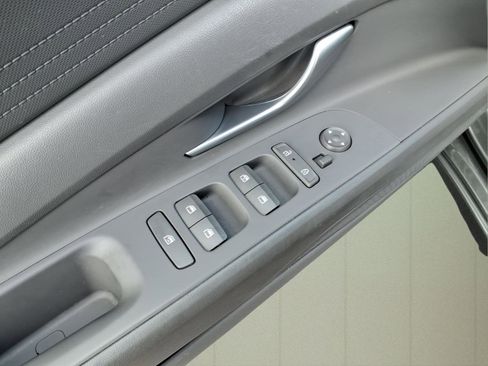 Used 2024 Hyundai Elantra SEL image 19