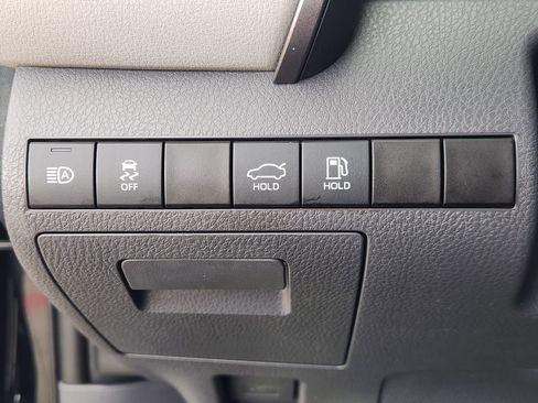 Used 2022 Toyota Camry LE image 20