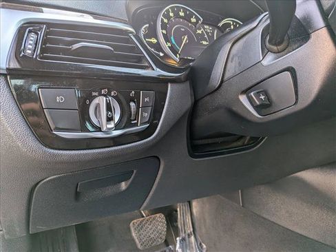 Used 2018 BMW 530e xDrive image 16