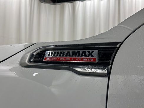 Used 2023 GMC Sierra 3500 AT4 w/ AT4 Preferred Package image 8