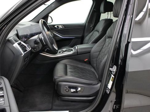 Used 2025 BMW X5 xDrive40i w/ Climate Comfort Package image 9