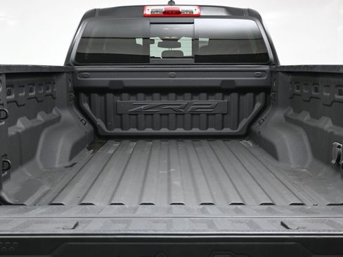 Used 2024 Chevrolet Colorado ZR2 w/ Technology Package AWD/4WD image 17