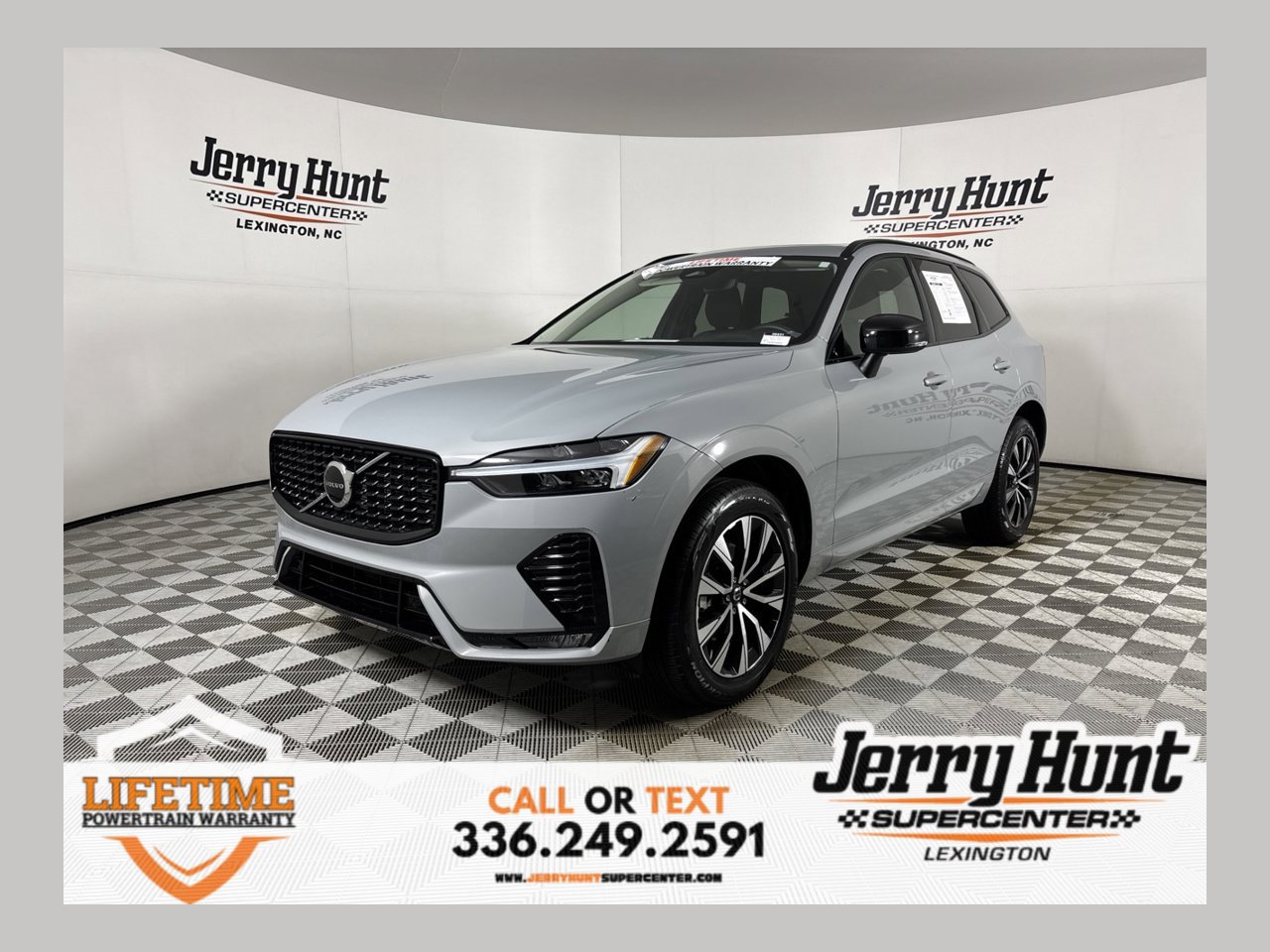 Used 2024 Volvo XC60 B5 Core AWD/4WD image 1