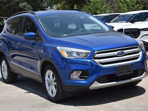 Used 2018 Ford Escape SE FWD image 4