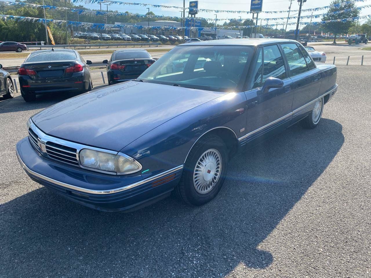 Used 1995 Oldsmobile Ninety-Eight Regency Elite FWD image 3