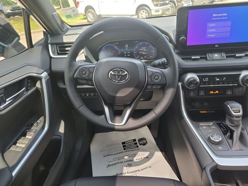 Used 2025 Toyota RAV4 XSE w/ Advanced Technology Package image 18
