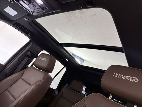 Used 2023 Chevrolet Tahoe High Country AWD/4WD image 24
