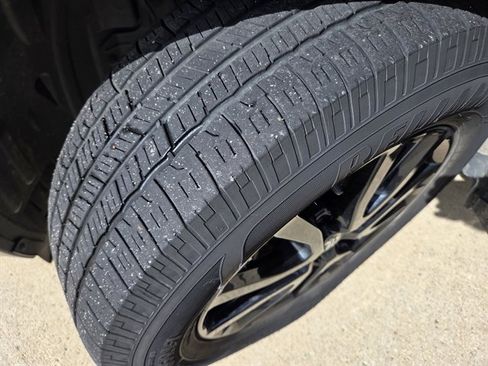 Used 2017 Nissan Rogue SV image 12