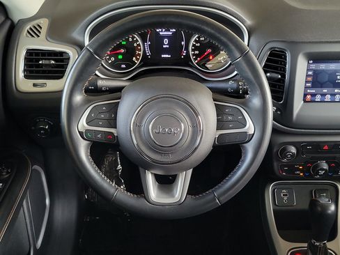 Certified 2020 Jeep Compass Latitude FWD image 15