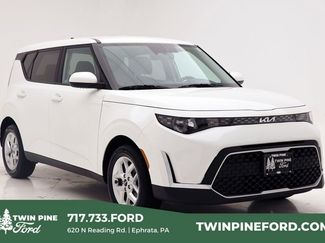 Used 2023 Kia Soul LX w/ Option Group 015 video 1